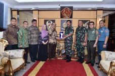 TNI Terima Penghargaan...