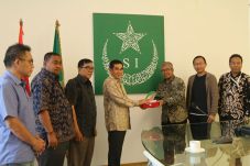 Entaskan Kemiskinan,...