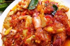 Pedas Gurih Olahan Sambal...