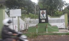 Monumen Cepet, Saksi...