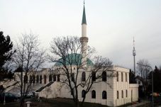 Pengadilan Austria Batalkan...