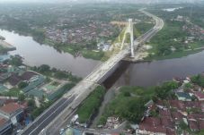 Jembatan Megah Ikon...