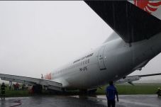 Lion Air Tergelincir...