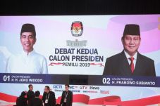 Debat Capres Kedua,...