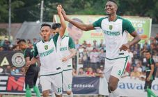 Satu Kaki Persebaya...