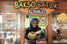 Bakso Batok Kelapa Hadirkan...