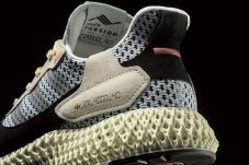 Adidas Luncurkan Sepatu...