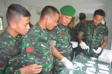 Anggota Yonif 122 TS...