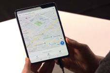 Galaxy Fold Meluncur,...