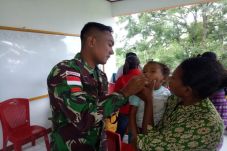 Posko Kesehatan TNI...