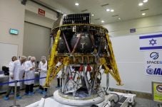 Israel Bersiap Luncurkan...