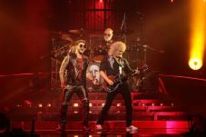 Queen dan Adam Lambert...