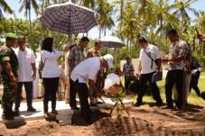 Menpar Arief Yahya Hadiri...