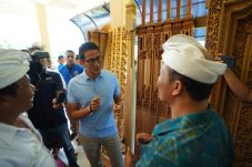 Curhat Pengrajin Ukir...