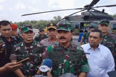 TNI Siapkan Pasukan...
