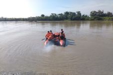 Dua Bocah Tenggelam...