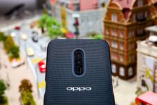 Oppo dengan Kamera Utama...