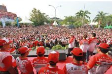 150.000 Warga Meriahkan...
