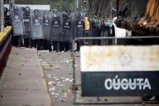Tentara Venezuela Usir...