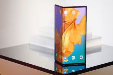Huawei Mate X, Ponsel...