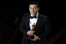 Rami Malek Menangkan...