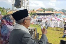 Dijaga Para Ulama, KH...