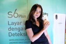 Meluncur Resmi, Advan...