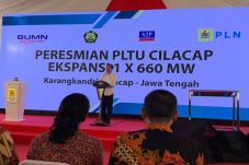 Jokowi Targetkan 99,9...