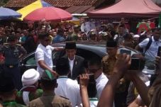 Jokowi Buka Munas Alim...