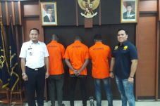 Tiga WNA Pedagang Pasar...