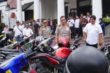Kawal Sidang Bahar bin...