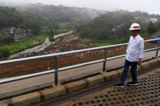 Ganti Rugi Proyek Waduk...