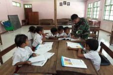 Kemendikbud Bekali 900...