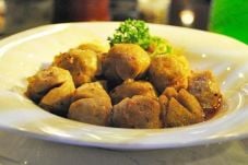 Membuat Bakso Saus Lada...