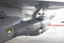 India Gunakan Bom-bom...