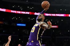 LeBron James Ngamuk...