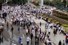 Massa Aksi FUI Putihkan...