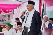 Di Hadapan Warga Cilacap,...