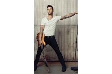 Adam Levine Masih Tetap...