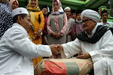 Partai Perindo Beri...