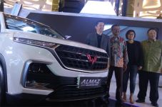 Produk Kian Laris, Wuling...