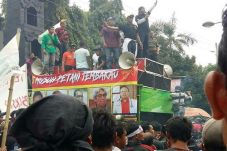 Petani Tembakau Diinstruksikan...