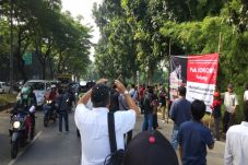Warga Demo soal Penyerobotan...