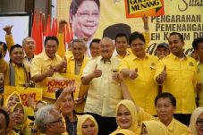 Airlangga Sebut Alex...