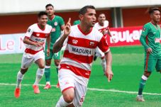 Bungkam PSS Sleman,...