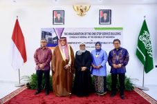 Menlu Retno Luncurkan...