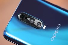Dirilis April, Oppo...