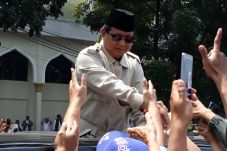 Tiba di Kantor Persis,...