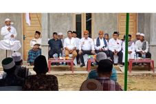 Kalangan Pesantren dan...