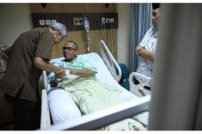 Jalani Operasi Tulang...